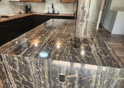 Accent Countertops Malova stain-resistant Gray and Gold Island